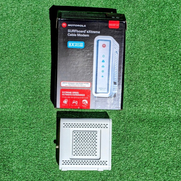 Motorola SURFboard Extreme SB6141 Cable Modem Only NO-Power Cord Tested EUC - Picture 3 of 5